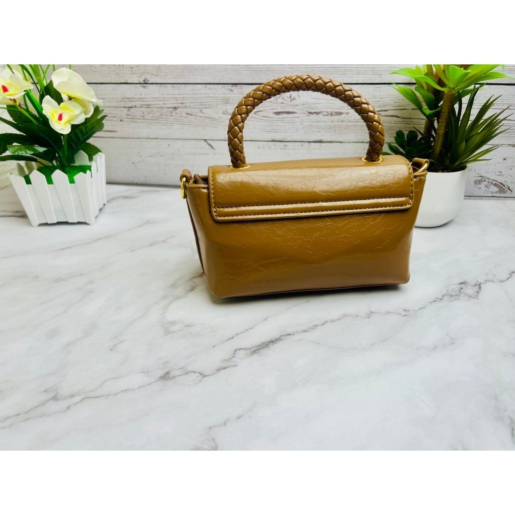 M01